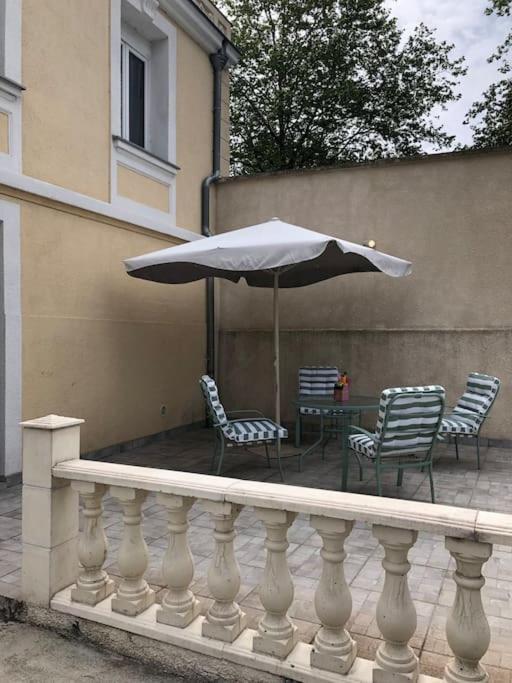 Top Appartement 10 Minutes De Disney シェシー エクステリア 写真