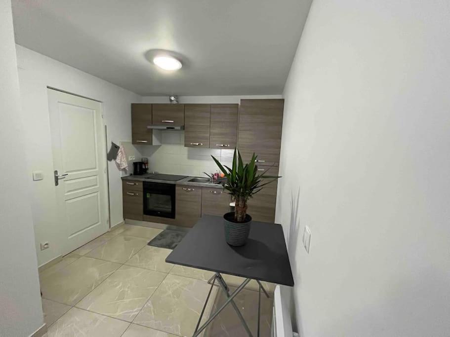 Top Appartement 10 Minutes De Disney シェシー エクステリア 写真